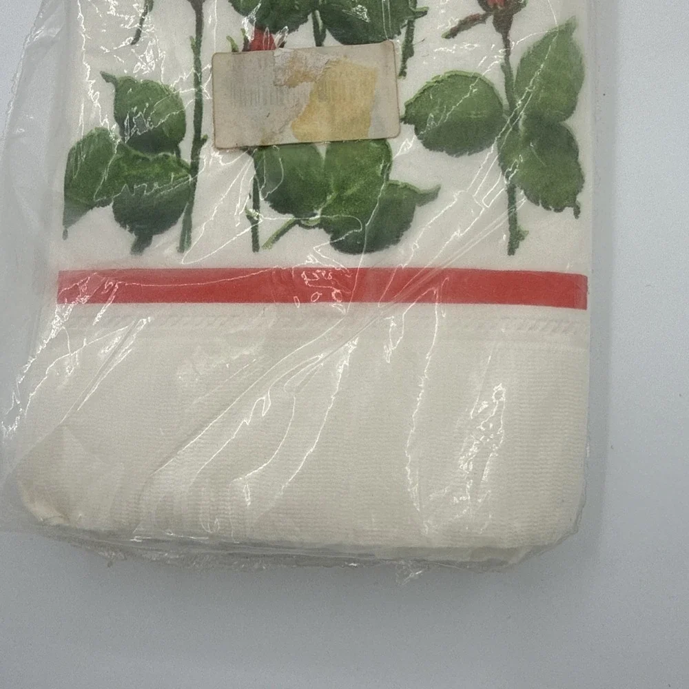 American Greetings Vintage Paper Roses Disposable Hand Towels Unopened